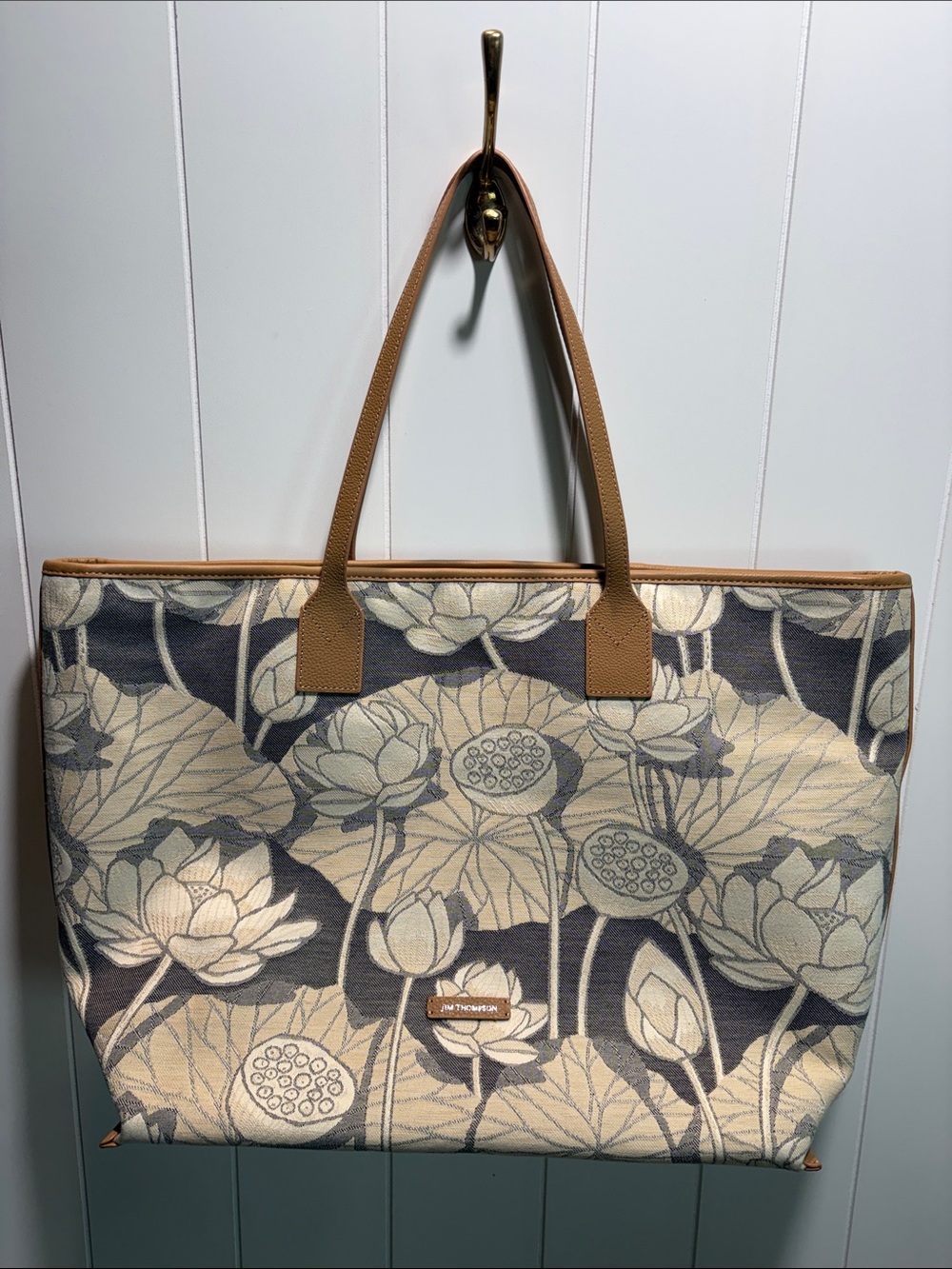 NWOT Jim Thompson floral lotus pattern and leather tote zip closure